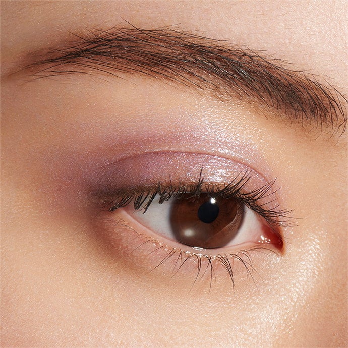 【数量限定復刻販売】偏光パールが幻想的に揺らめくパール状のスティック「イリディセントグリッツ」を、伊勢丹新宿店・meeco・LUNASOL公式オンラインストアで数量限定復刻販売。