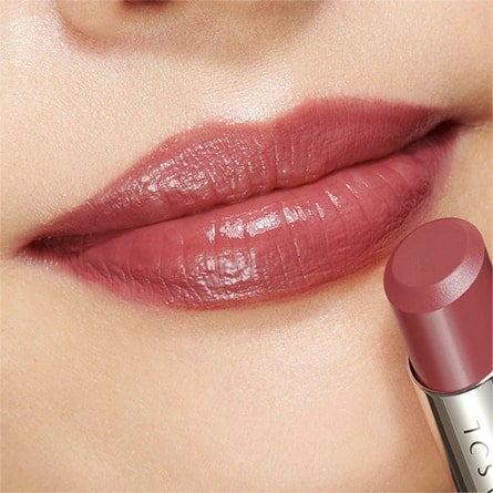 ナショナルリップスティックデーを記念し、ルナソル公式オンラインストアと対象7店舗にて、オリジナルリップポーチのプレゼントキャンペーンを数量限定で実施中!