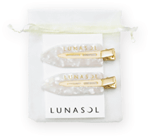 6/7(金)より「THE RAINY SEASON CAMPAIGN 2024」スタート。対象商品のご購入で、ルナソルオリジナルヘアクリップをプレゼント。